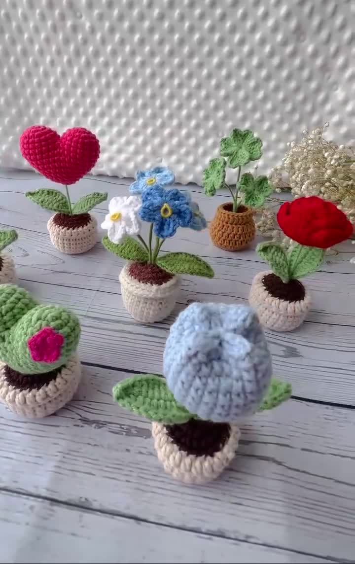 ミニ手作り植木鉢、3つ買うと1つ無料、鉢の中のかぎ針編みの花、かぎ針