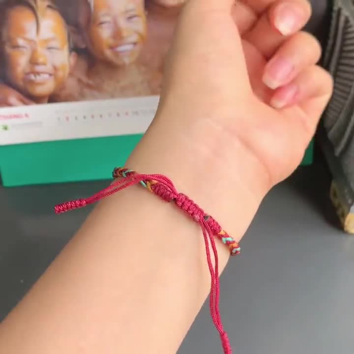 Bracciale tibetano, portafortuna, in nylon filo rosso, modello