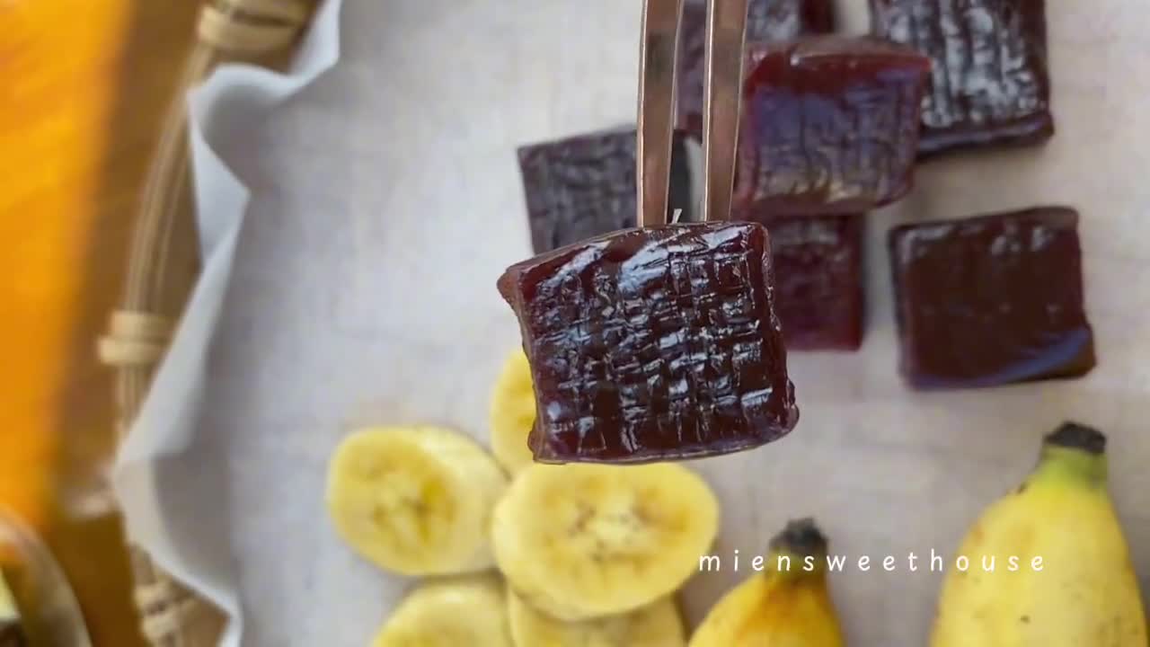 Kẹo chuối tươi - バナナ キャンディ - バナナ チューイー キャンディ - ベトナムの伝統的なキャンディ - kẹo tuổi  thơ - ベトナムの伝統的なバナナ キャンディ