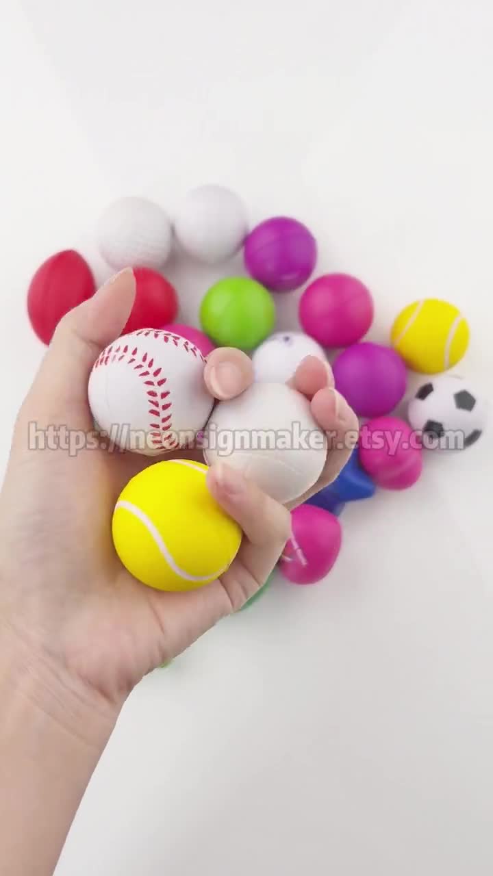 Set De 8 Pelotas Anti-estrés – Fútbol, Baloncesto, Béisbol Y Tenis – Alivia La Tensión Y La Ansiedad
