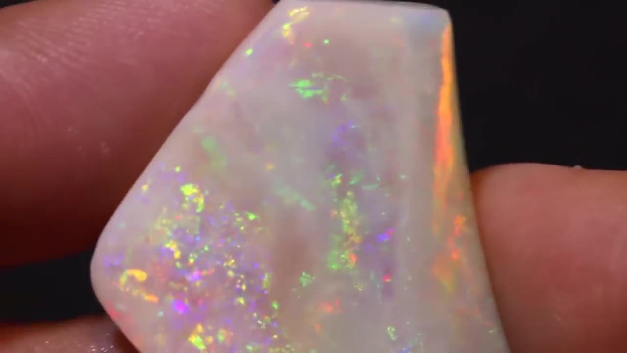 レア　オーストラリア産　ミンタビーオパール　原石　ルース　スクエア　三層　遊色