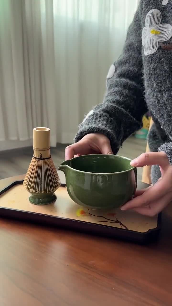 Green Ceramic Matcha Bowl Set With Spout Bamboo Whisk and Chasen