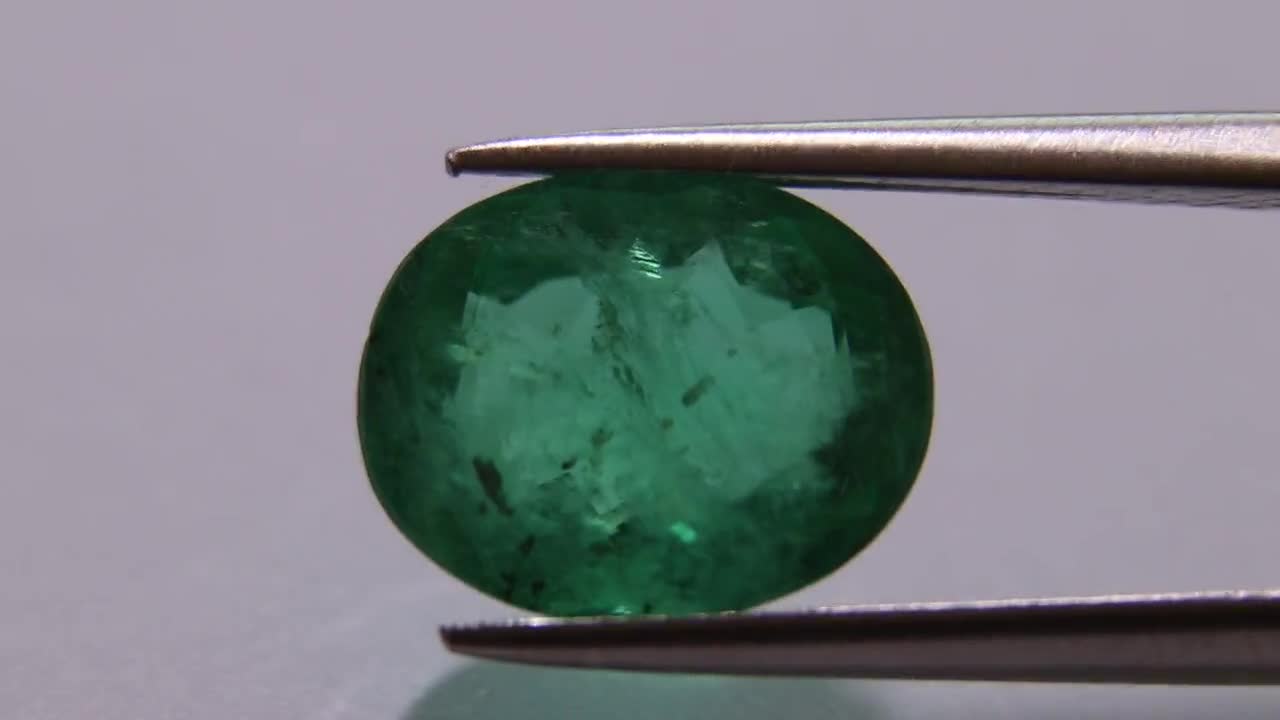 Émeraude Verte De Zambie – 8,75 Ct, Taille Ovale, Certificat VGTL, Naturelle (neuve Sans Boîte)