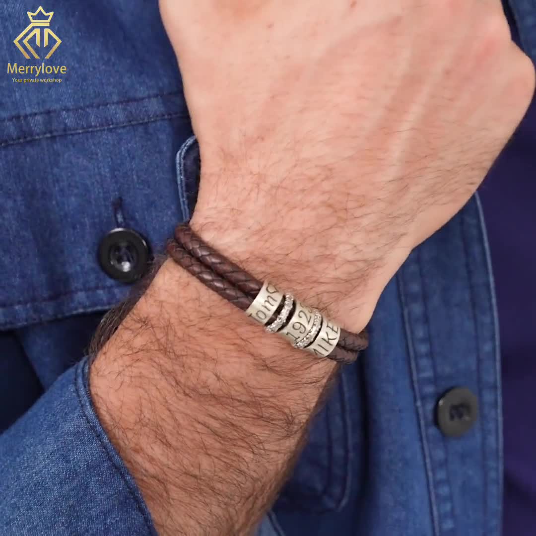 スターリングシルバーのネームビーズ付き、パーソナライズされた