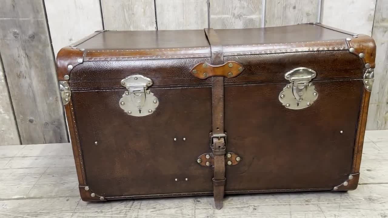 1920s Louis Vuitton Leather Trunk Malle Louis Vuitton Cuir