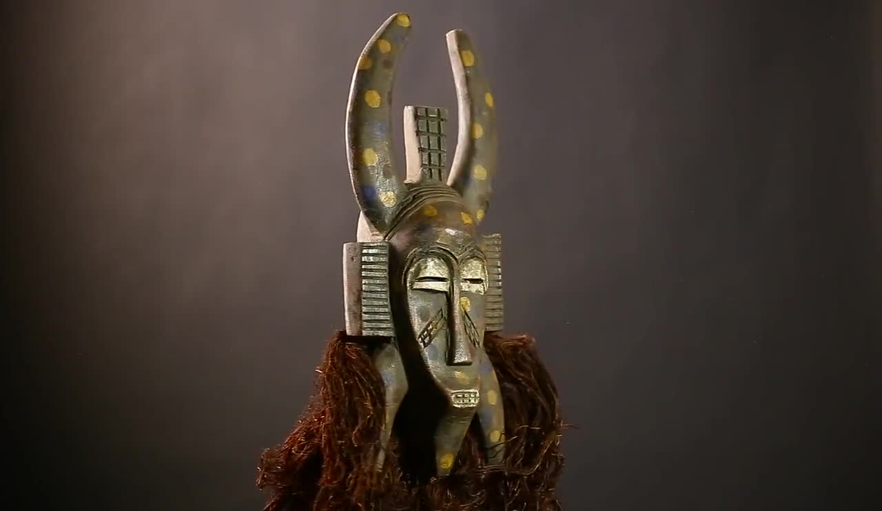アフリカンマスク風木製彫刻 手彫りヴィンテージグロ木製マスク：アフリカの部族芸術（50/15.5 cm