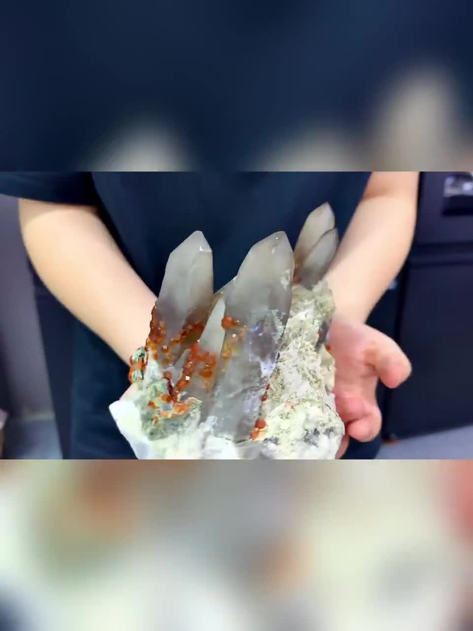 天然ガーネットとスモーキークォーツタワー共生は中国福建省産です 160