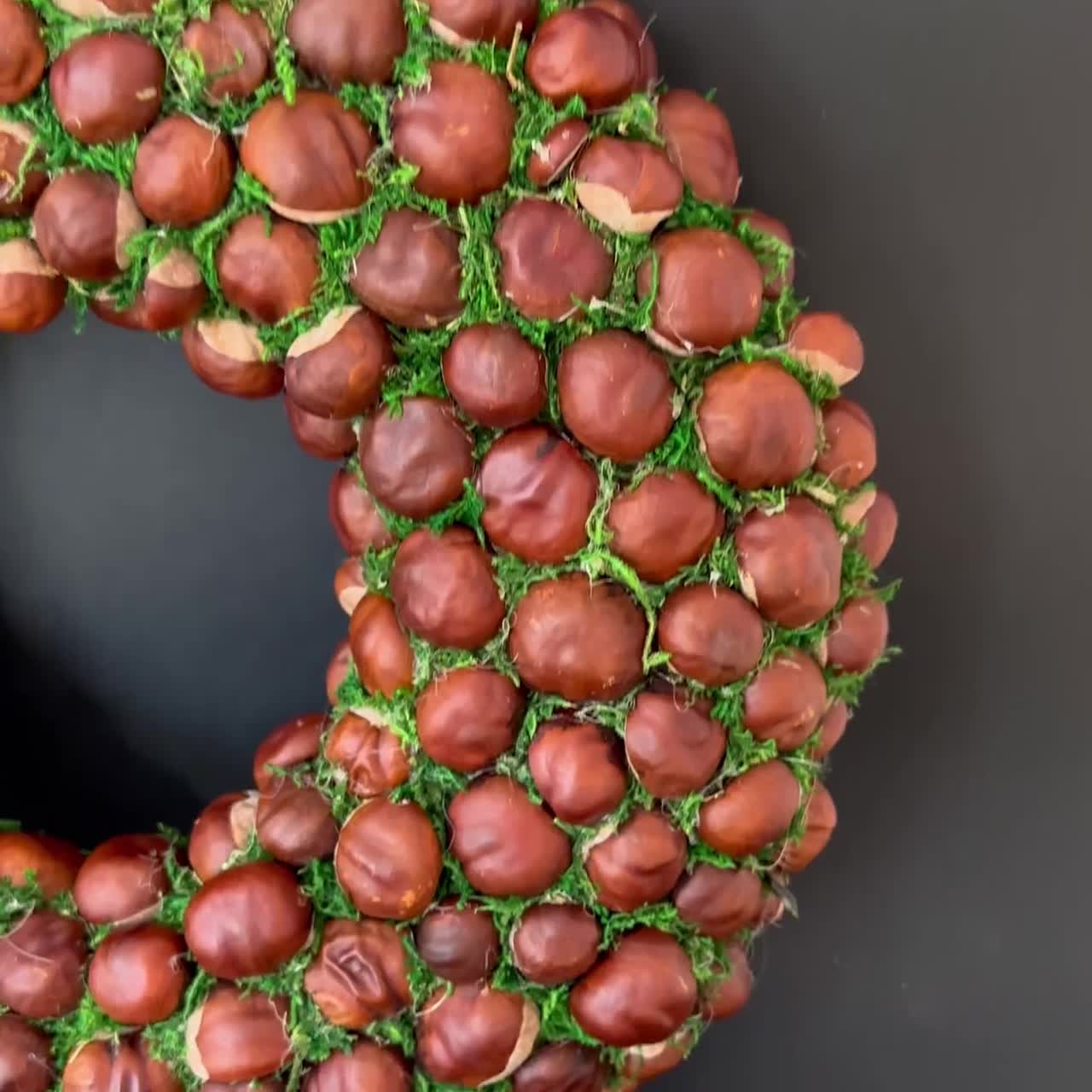 栗のリース：素朴なクリスマスドア飾り（13インチ） - Etsy 日本