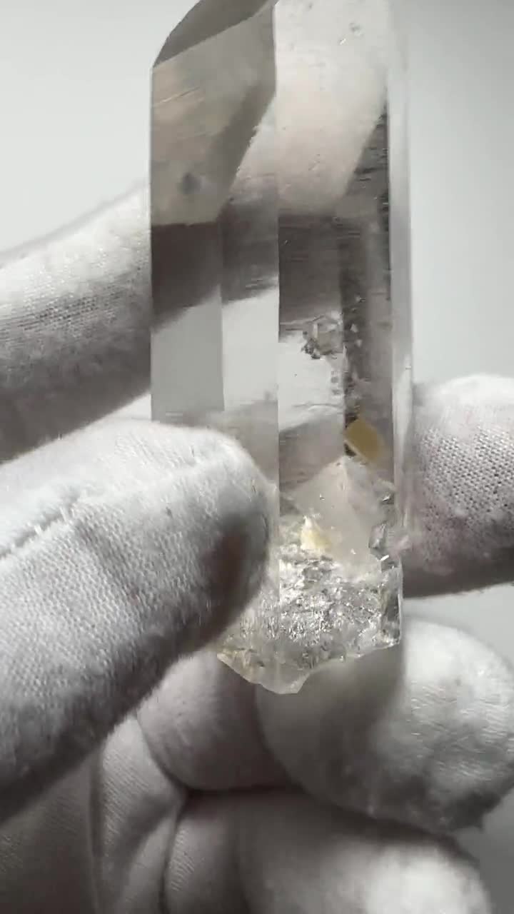 レコードキーパー__光学グレード__ラージアーカンソークォーツ