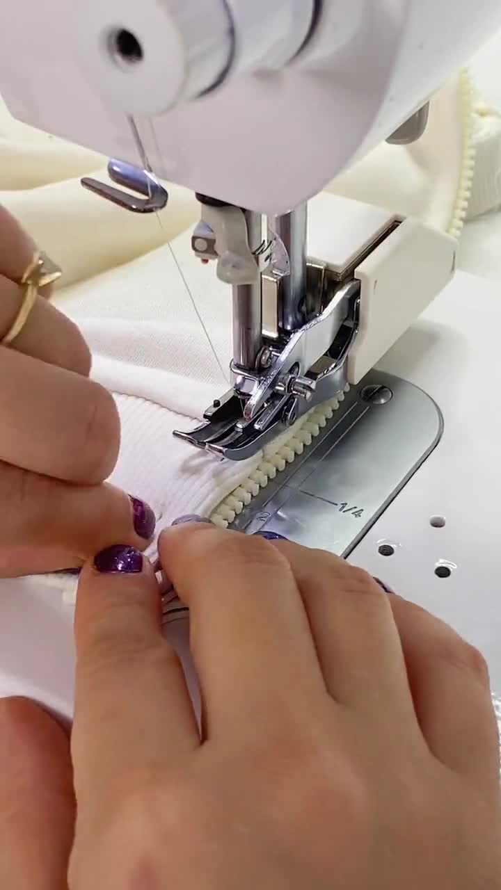 Madam Sew Open Toe Walking Foot for Quilting and Sewing, Stitch Through  Multiple Layers and Match Prints, Compatible with Low-Shank Sewing Machine