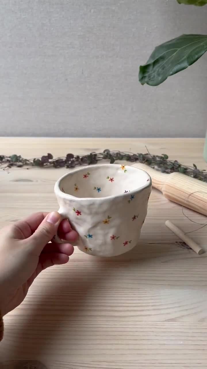 Round Ceramic White Couple Tea Cups Gift, Capacity: 80ml, Size