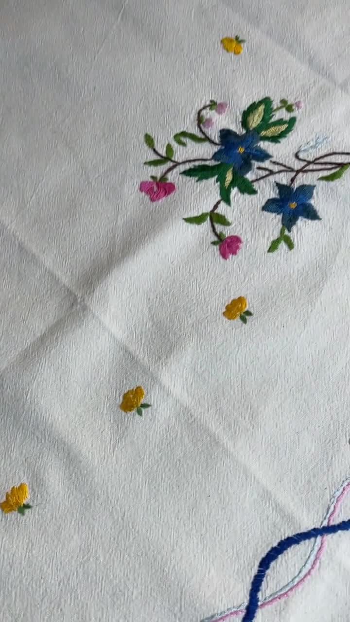 Beautiful hand embroidered table cloth from Sweden, 30,7