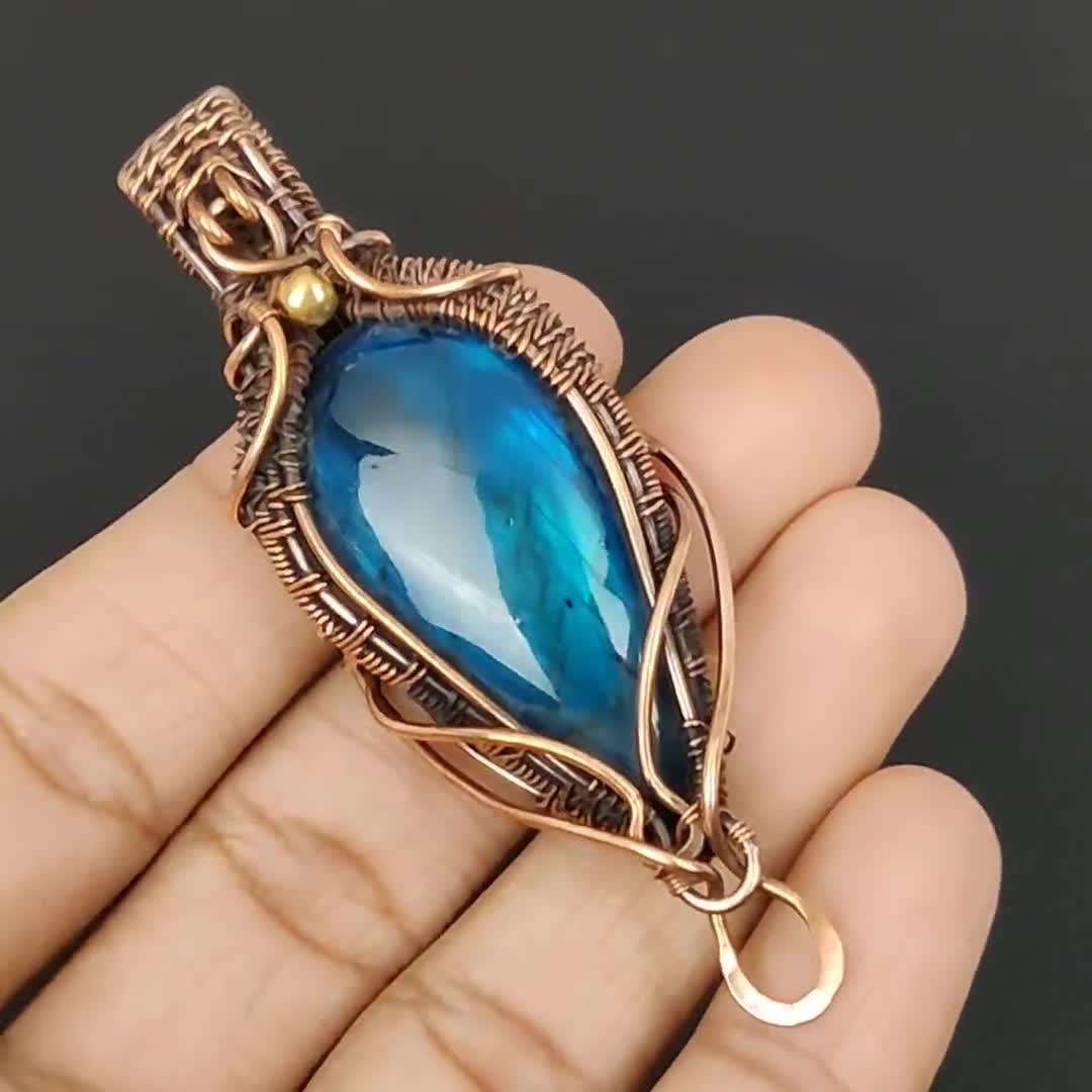 Amazing Colors! High Flash Gem Quality Labradorite 14 karat Gold Wire Wrap Pendant Necklace. newest Multi Color Labradorite Flash from Nevada USA