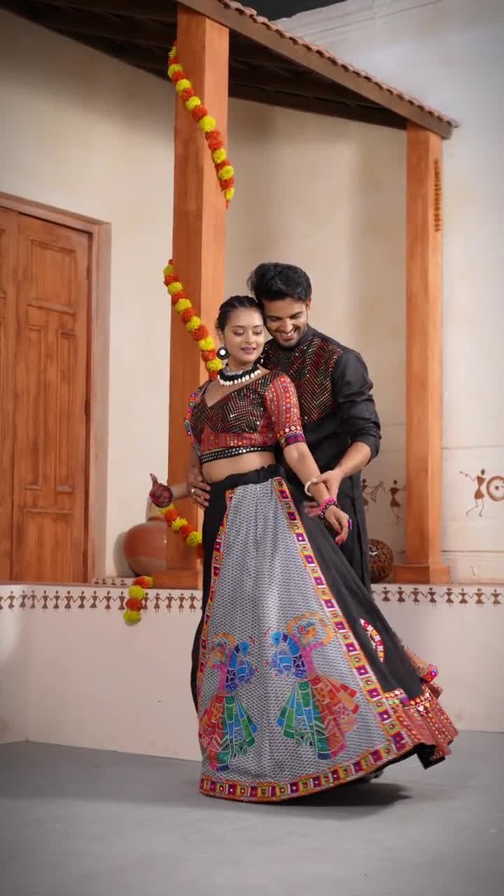 latest Navratri garba couple outfits | Wedding matching outfits, Navratri  dress, Couple wedding dress
