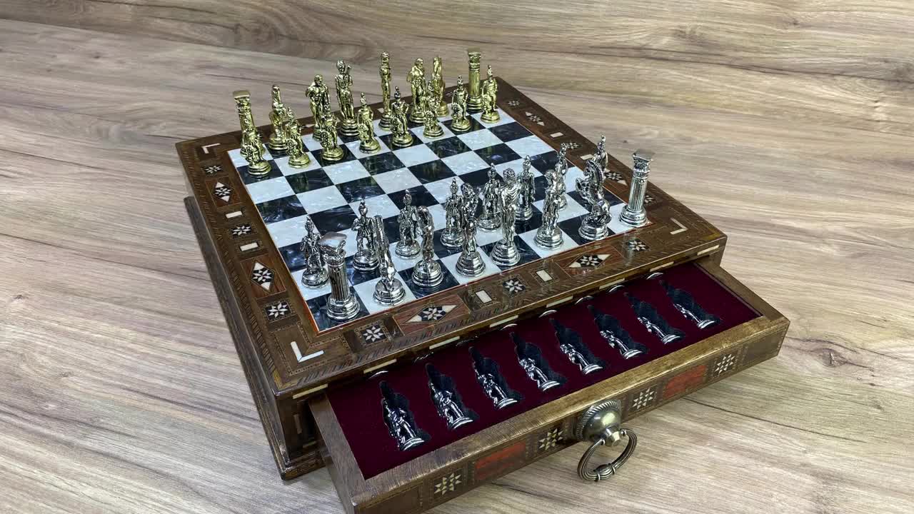 VIP Marble Patterned Custom Chess Board Storage With Polyester Chess Pieces