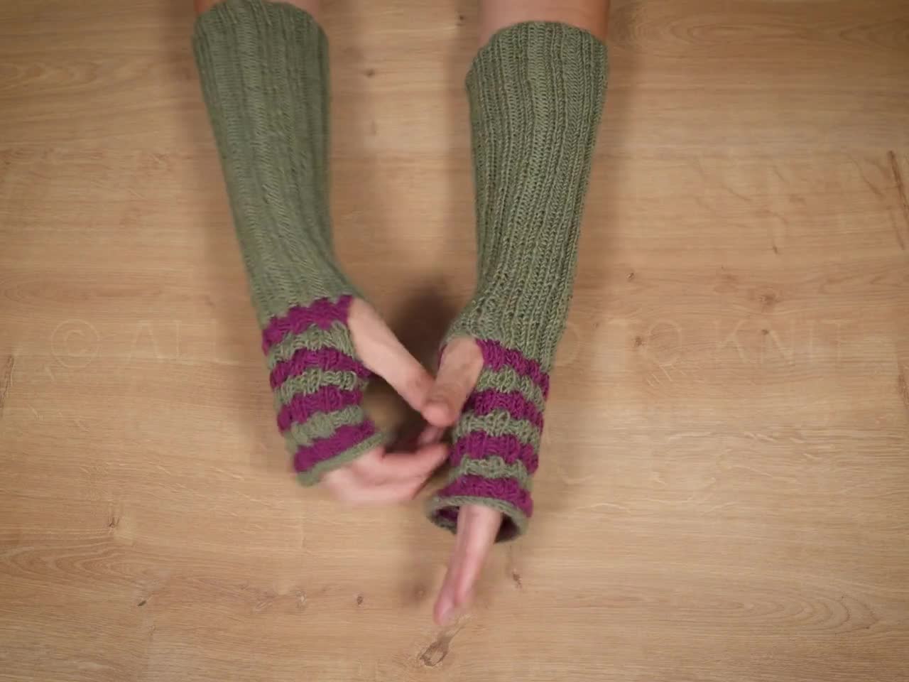 Thumbhole Merino Wool Arm Warmers Knitting Pattern (PDF): Two-Color Ribbed Design Fingerless Gloves video poster
