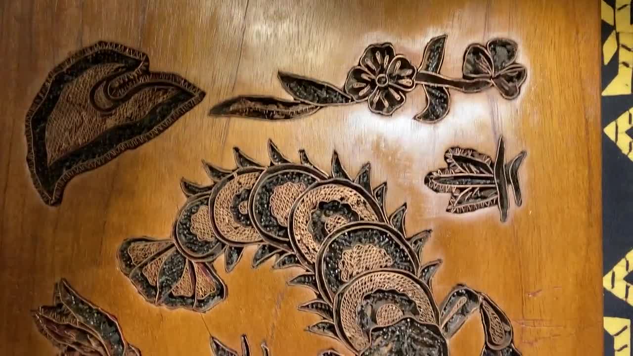 B–CC515 Antique Vintage Batik Tjap Copper Stamp Encased in a Teak