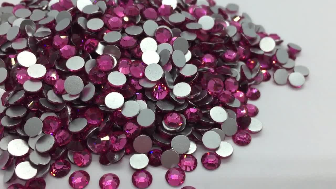 Hotfix SILVER rhinestones - High quality rhinestones - Glass rhinestones  2mm to 6mm - Rhinestone wholesaler - Small and large quantities
