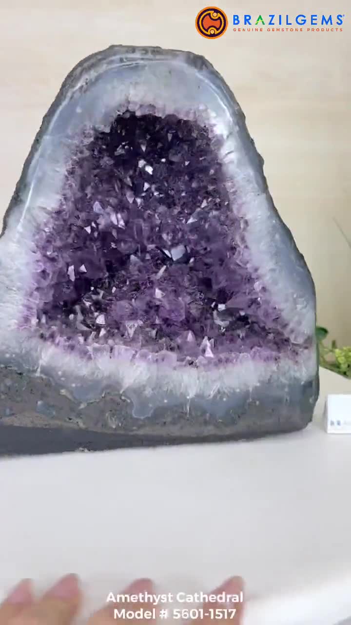 ブラジル産アメジストカテドラル（特級品質）、重さ18.1ポンド、高さ