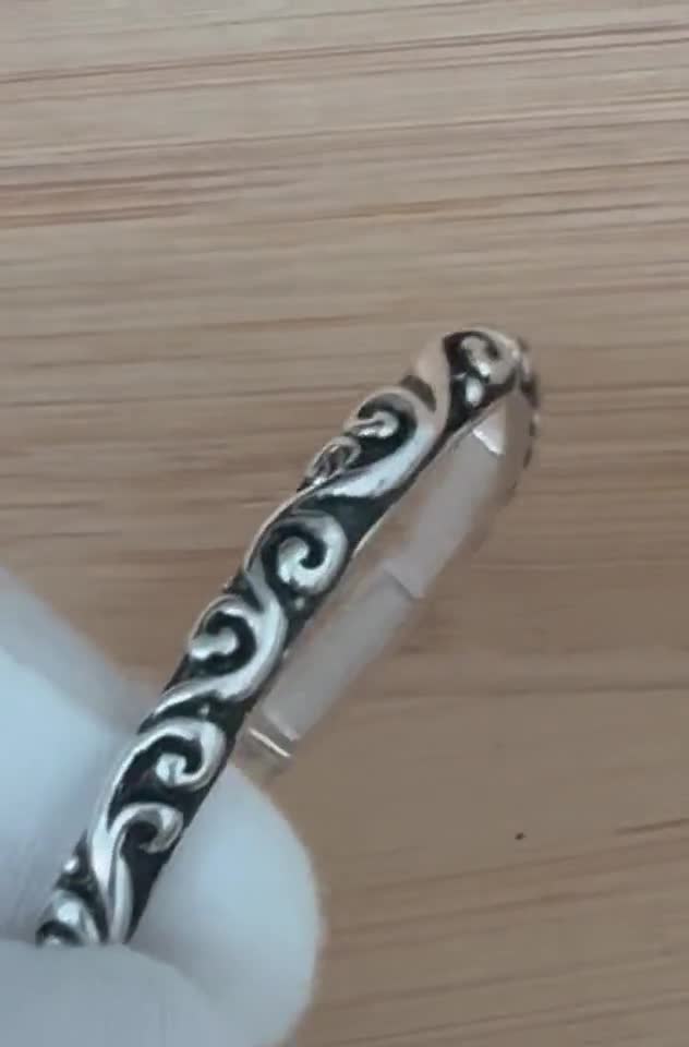 Pulsera Brighton***Style Inspire, apilable, elástica, hecha a mano, con filigrana de metal bañada en plata de ley, 75iL1 BT video poster