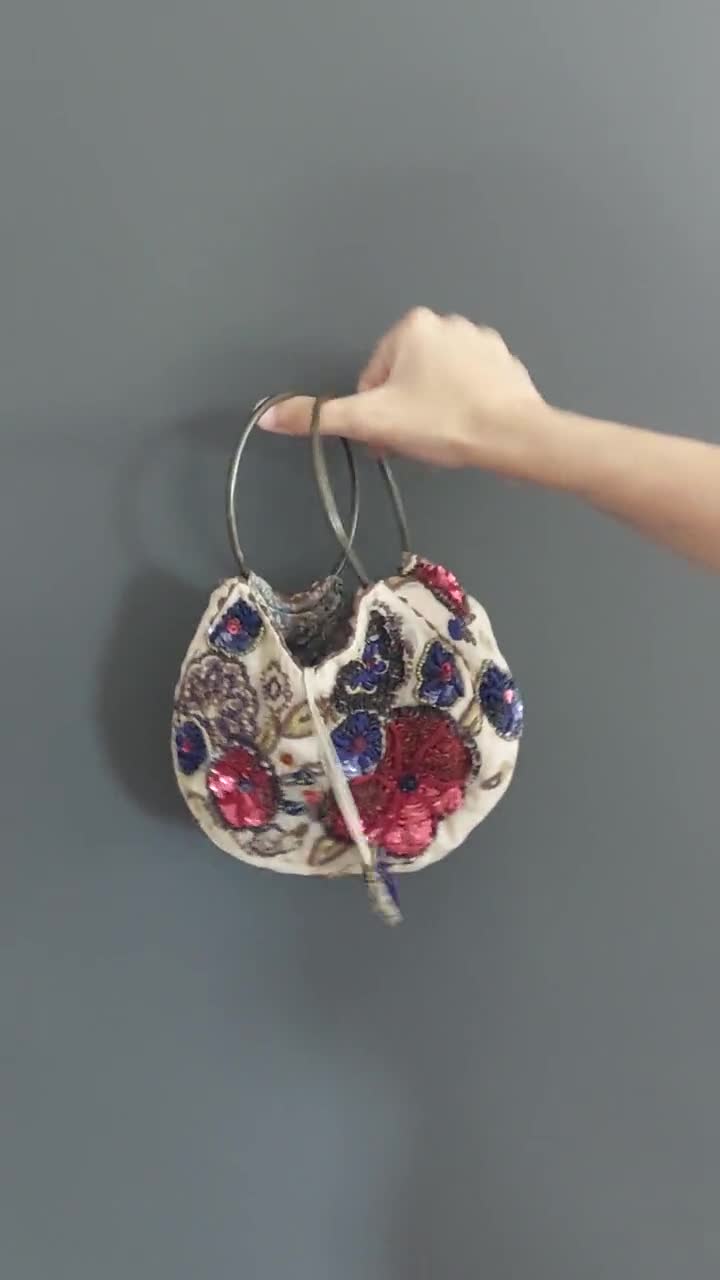 women beaded handbag, a beaded hand carrier bead purse | Beaded purses, Hand  beaded bag, Beaded handbag
