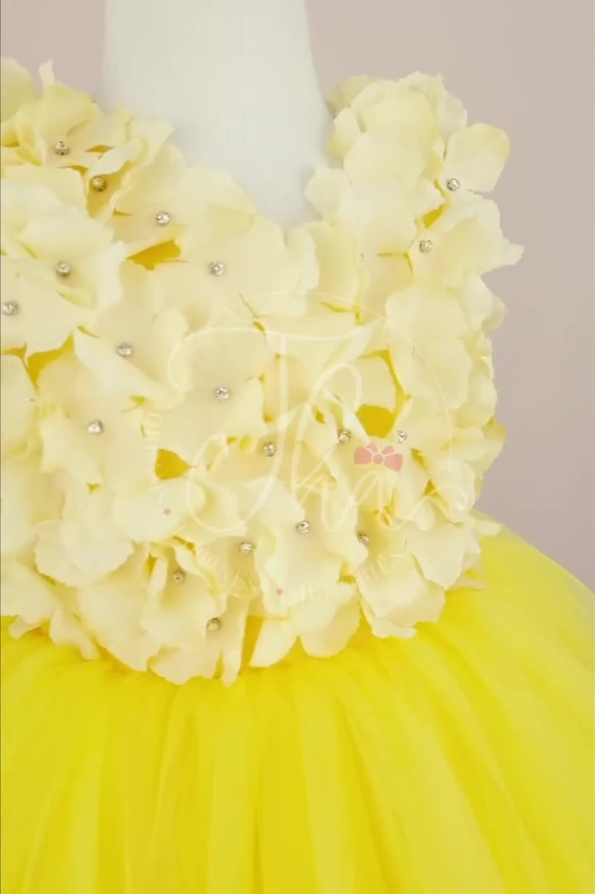 yellow easter dress Minjewel Floral Gradient Dress, V-Neck Short Sleeve Waisted Long Swing for Women, Casual Church Dress, Spring Party & Event Wear,Yellow Custom Yellow Daisy Dress Yello' sunshine! This yellow