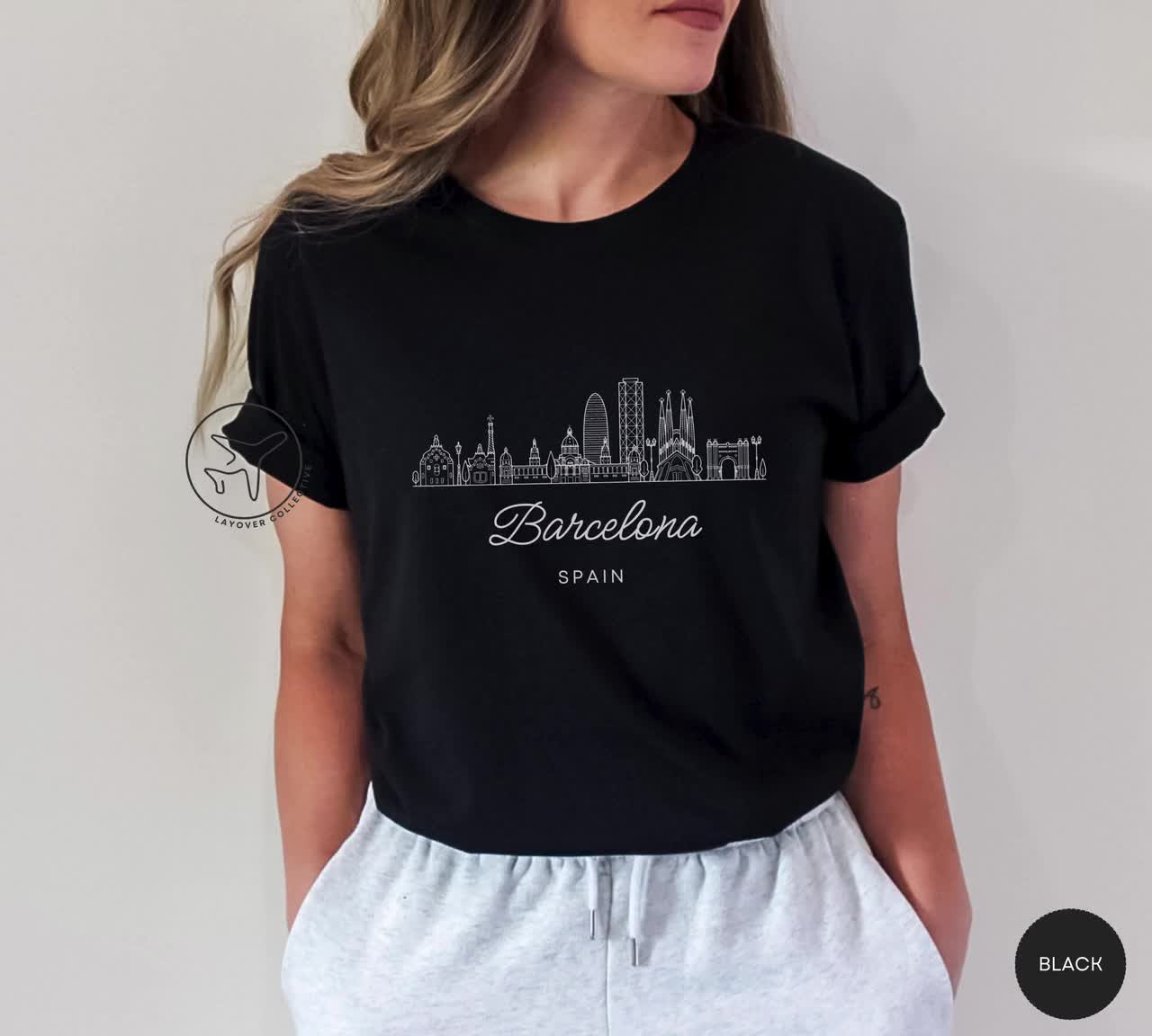 バルセロナのスカイラインTシャツ、スペインのお土産旅行ギフト - Etsy 