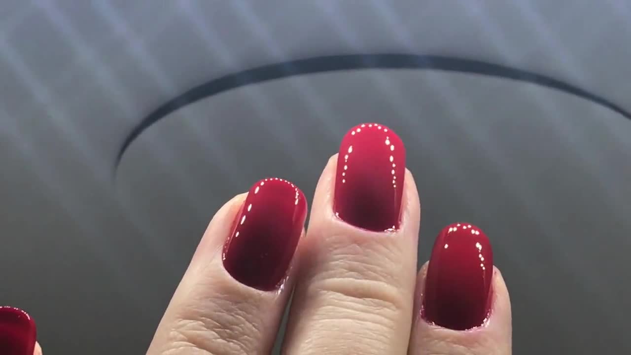 The perfect candy apple red 🤩 : r/Nails
