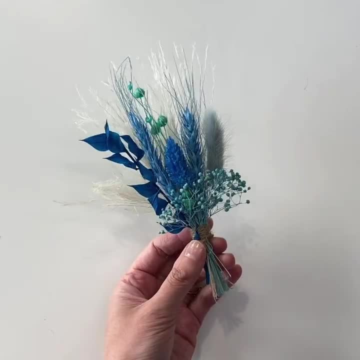 Dried flower posie // Blue - Wishing you well