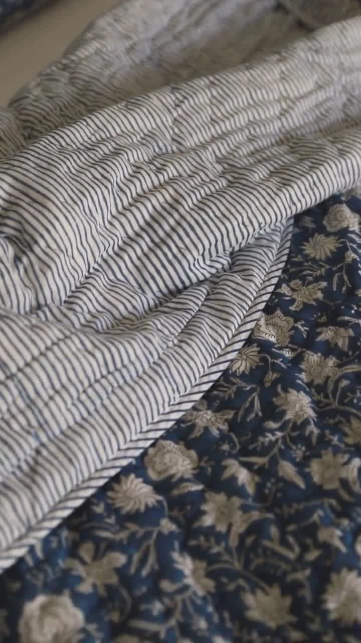 Juego de edredones de puntada Kantha hechos a mano de Blue Botanica, edredones índigo, edredones Kantha azules, edredones tamaño queen, edredón de cama doble video poster