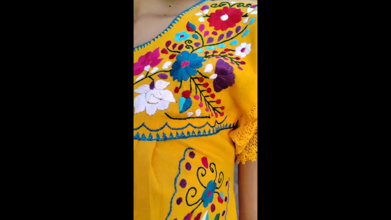 Hand Embroidered Mexican Blouse. Size S 3X. Mexican Floral Blouse.  Artisanal Mexican Blouse. Hippie-boho Top. 