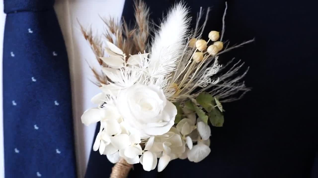 Bouquet Da Petto Per Cerimonia 2 Spille Per Occhielli Da Matrimonio Con Rose Artificiali Bianche - Decorazione Per Abito Dello Sposo, Testimoni, Eventi Spilla Decorazione Sposo E Sposa