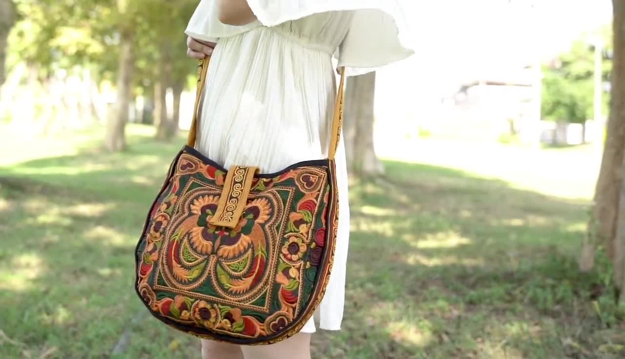 Womens Canvas Crossbody Bag Shoulder Bag Ethnic Floral Hippie Boho Handbag  Cute
