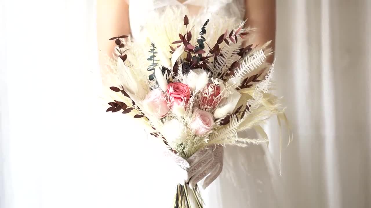 White & Pink Boho wedding bouquet,natural wedding flowers,Pampas Grass  bouquet,Bridal/Bridesmaid Dried flowers bouquet