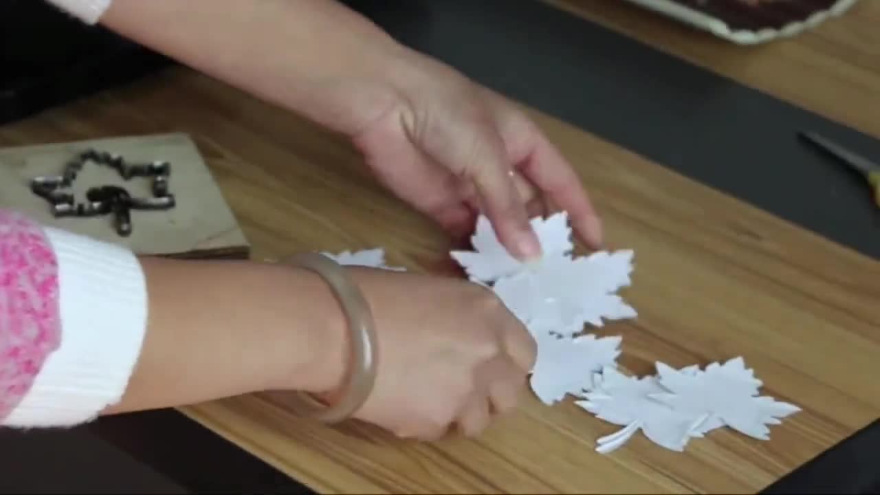 MÁQUINA C-25 / TROQUELADORA  Soportes para papel higiénico, Sobres de papel,  Cortadores de papel