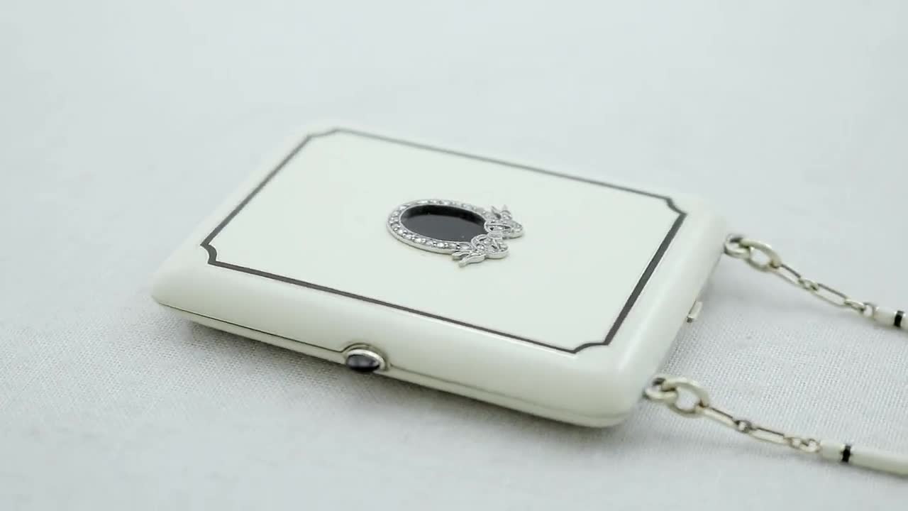 ティファニー製、14カラットイエローゴールド、エナメル、0.30カラット