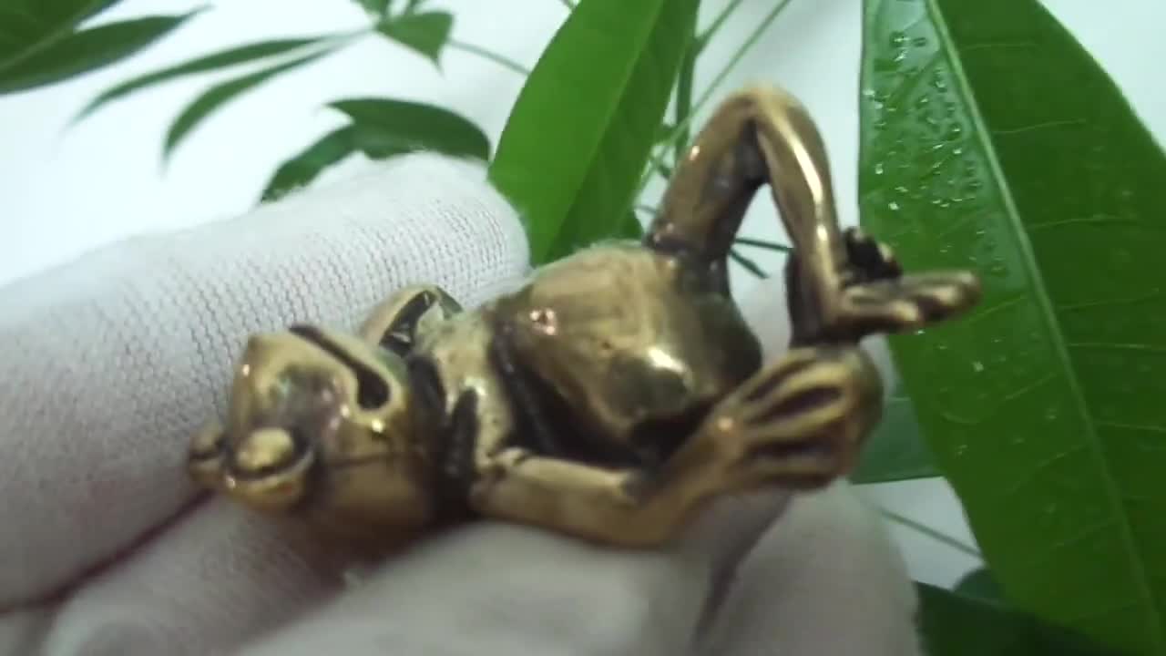 4.8CM Retro Curio Chinese Solid Brass Leisure Frog Statue
