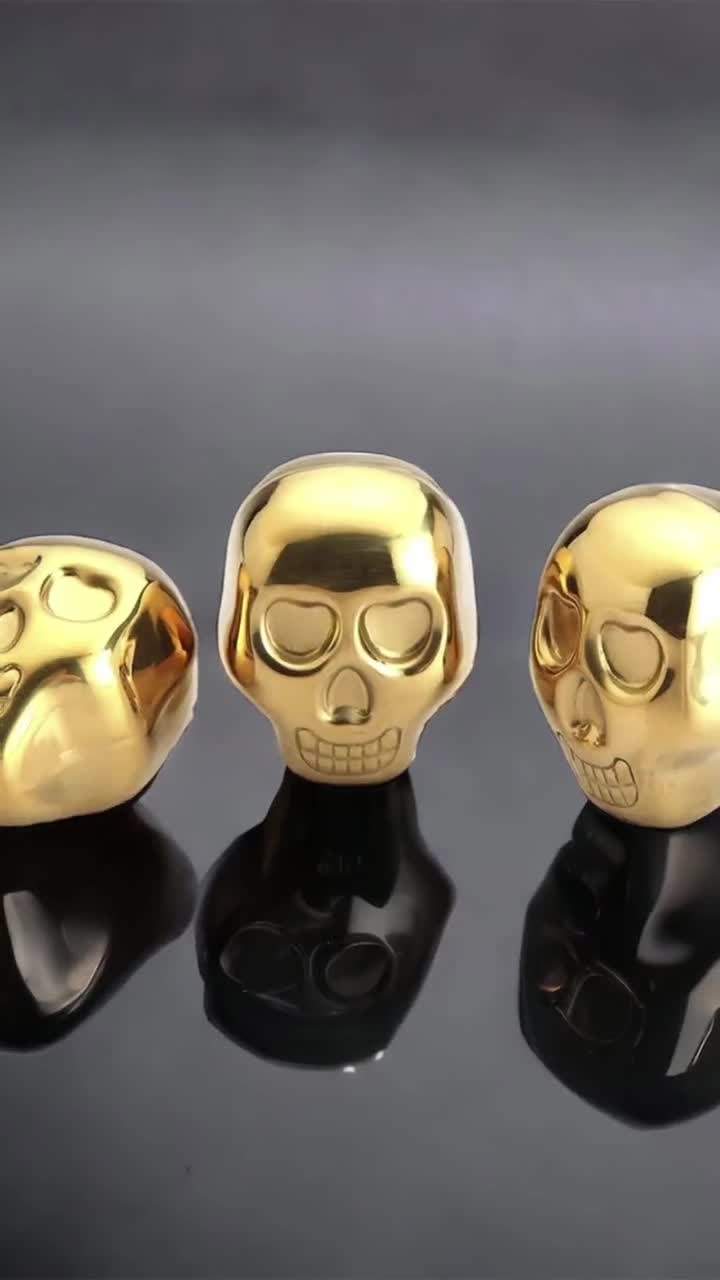 Catrinaz® - Luxury skull whiskey stones - Tequila stones - stainless steel  - 8 pieces - Gold color - Unique design - Reusable ice cubes - Velvet  storage bag