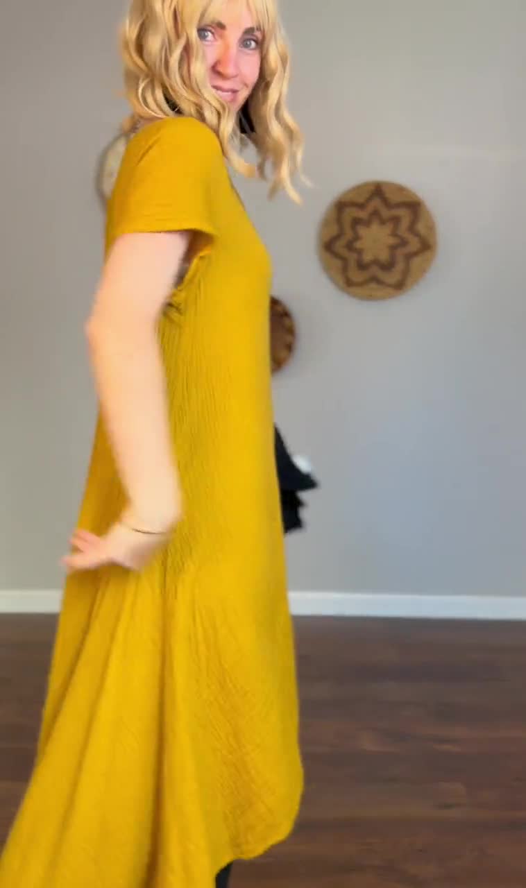 LuLaRoe Carly Dress ~ Size Small ~ Figure Flattering Swing Dress ~ Hi/Low  Hem