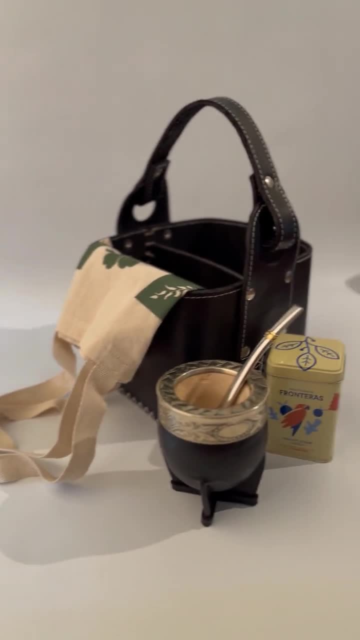 アルゼンチン産マテ茶トラベルセット - ハンドメイドレザーのキャリー
