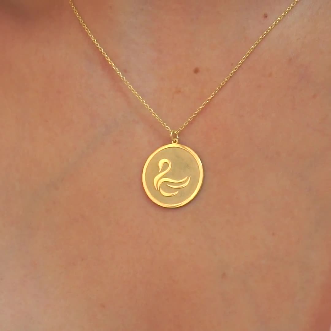 Collana con ciondolo floreale Frangipani in argento 925 opaco
