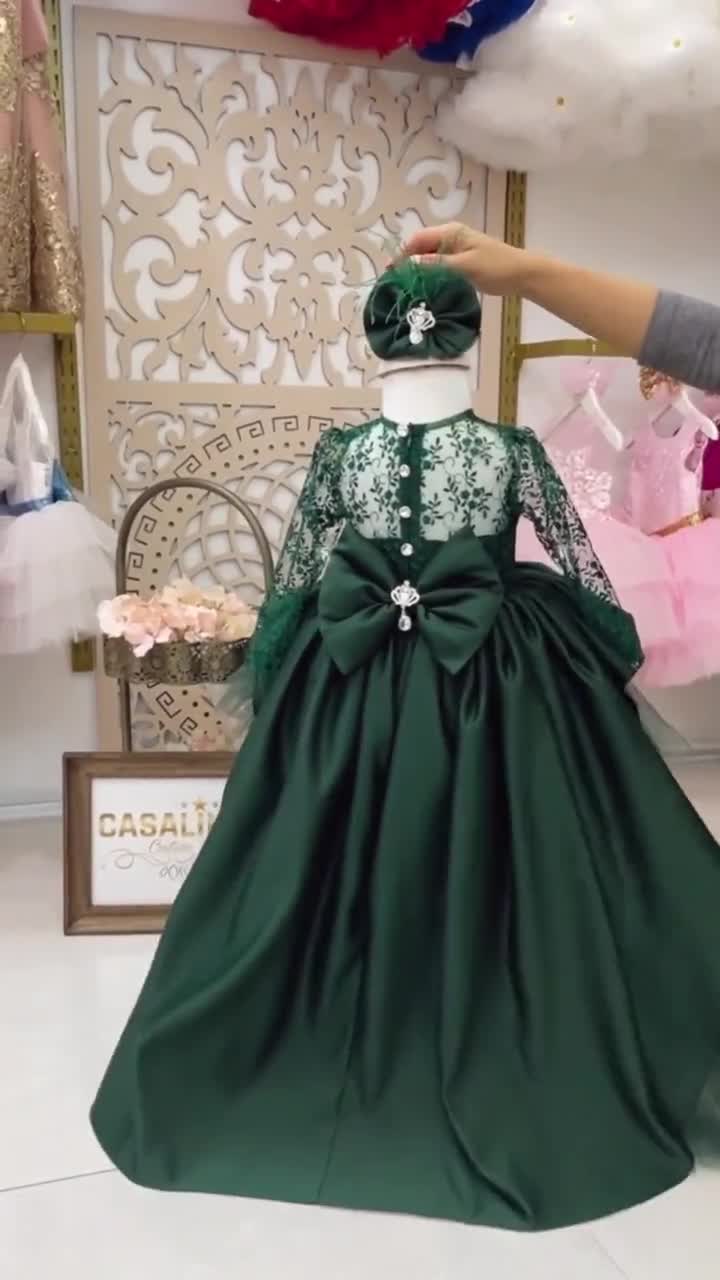 Naomi dress emerald, Emerald green baby girl dress, Emerald green princess dress with long tail, Lace detailed long tail dress baby girl Naomi dress emerald, Emerald green baby girl dress, Emerald green princess dress with long tail, Lace detailed long tail dress baby girl