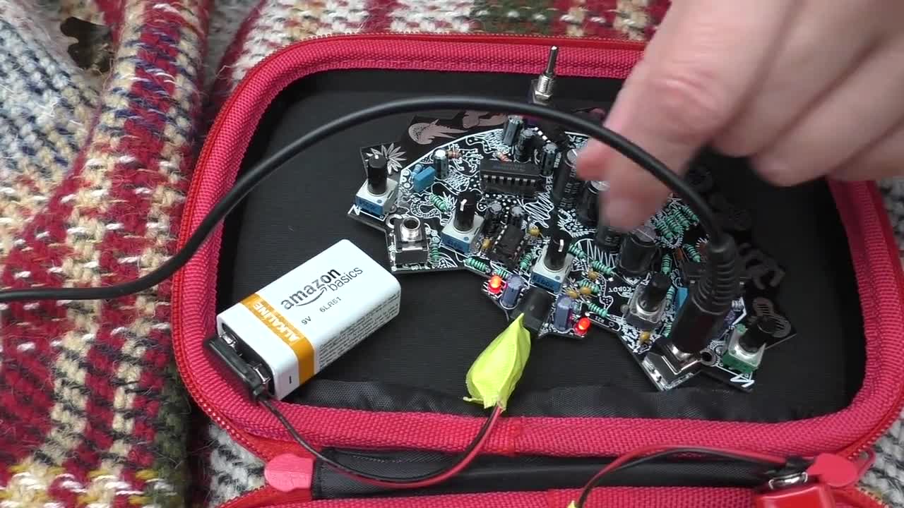 Chernobylizer Synth, Fully Built, Black and Gold, Desktop FX