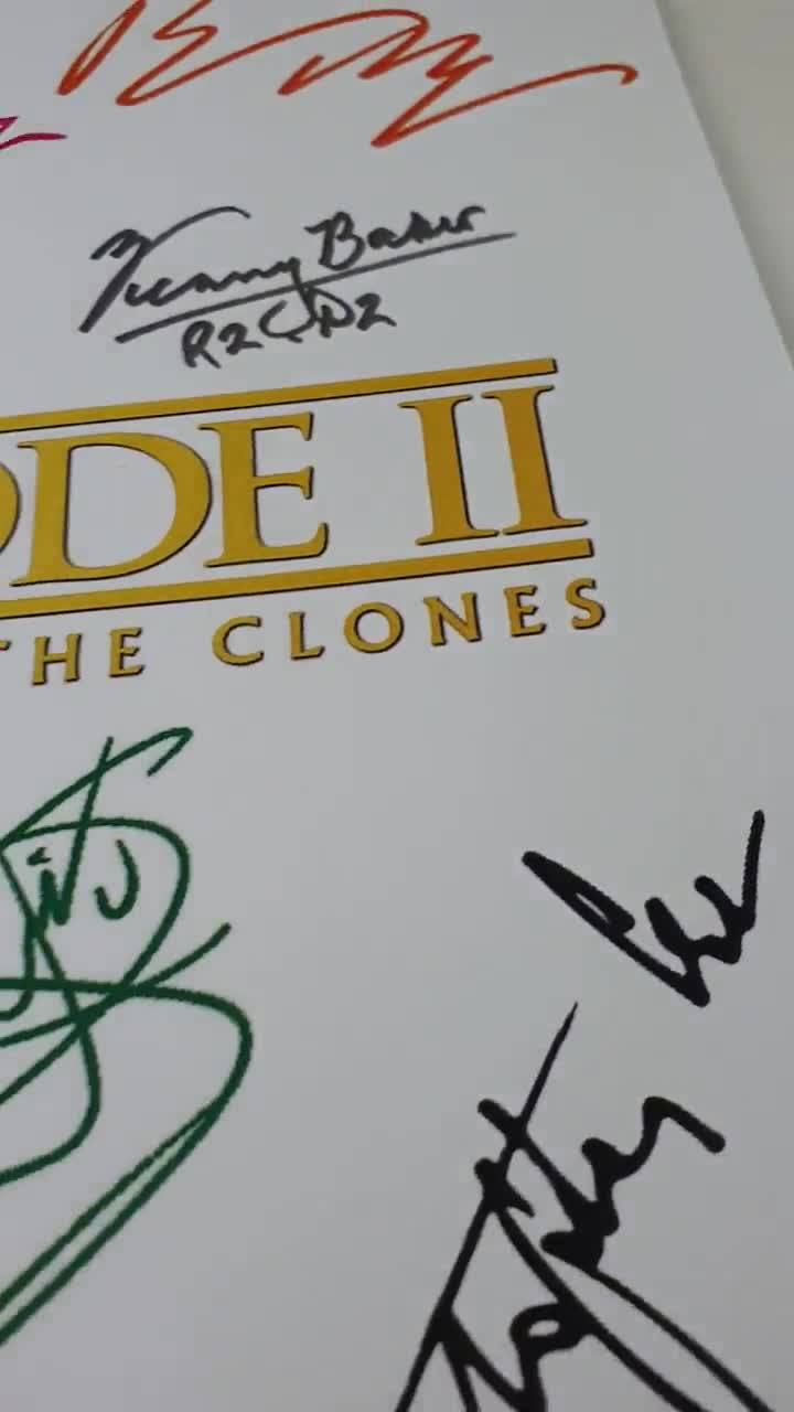 Guión de la película Star Wars Episodio II El ataque de los clones Reimpresión del guión Jedi Skywalker Ewan McGregor Natalie Portman Hayden Christensen video poster