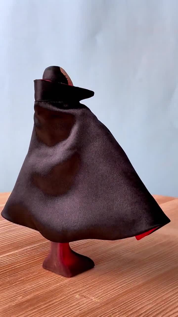 手作り木製ドラキュラ伯爵の置物｜ウォルドルフ社製ハロウィン吸血鬼