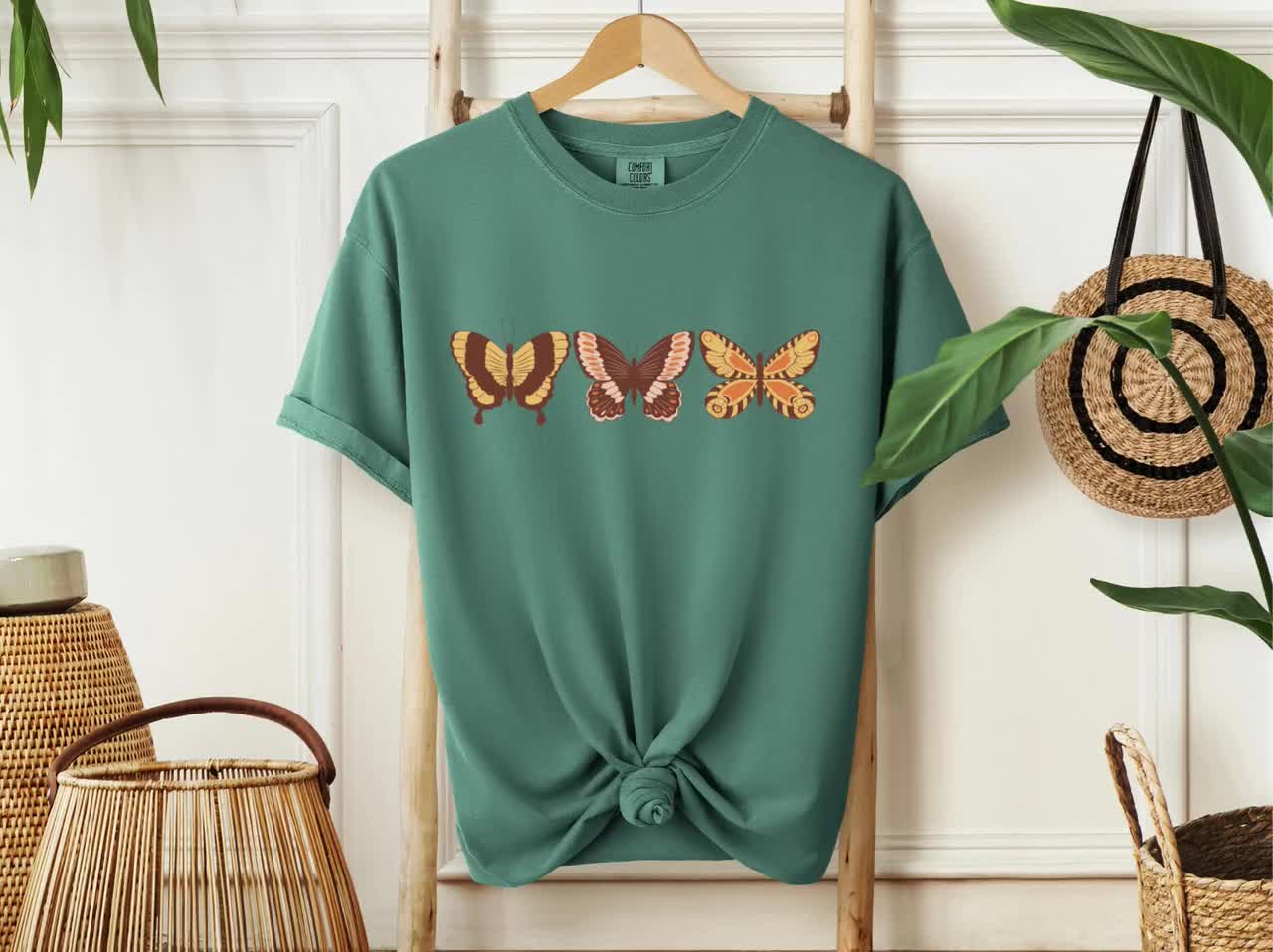 Monarch Butterflies Inspirational T-Shirt For Nature Lovers Monarch Butterflies Inspirational T-Shirt For Nature Lovers