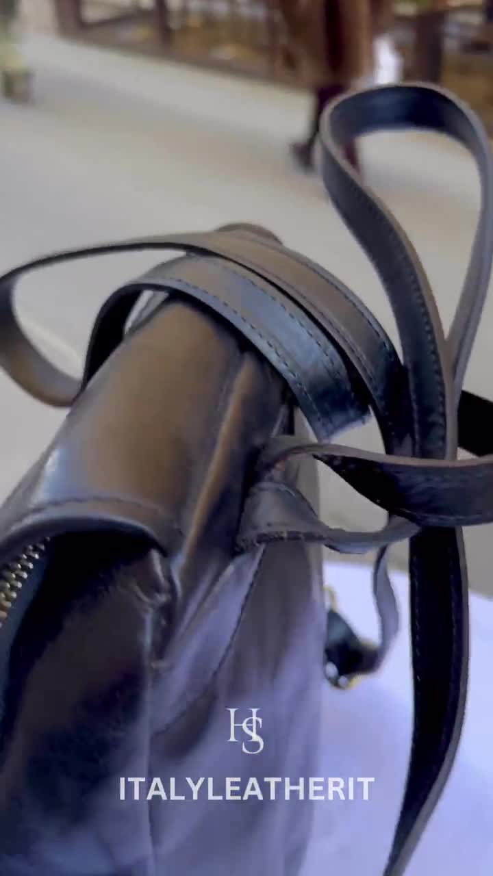 イタリア、フィレンツェのイタリア製ハンドメイドユニセックス