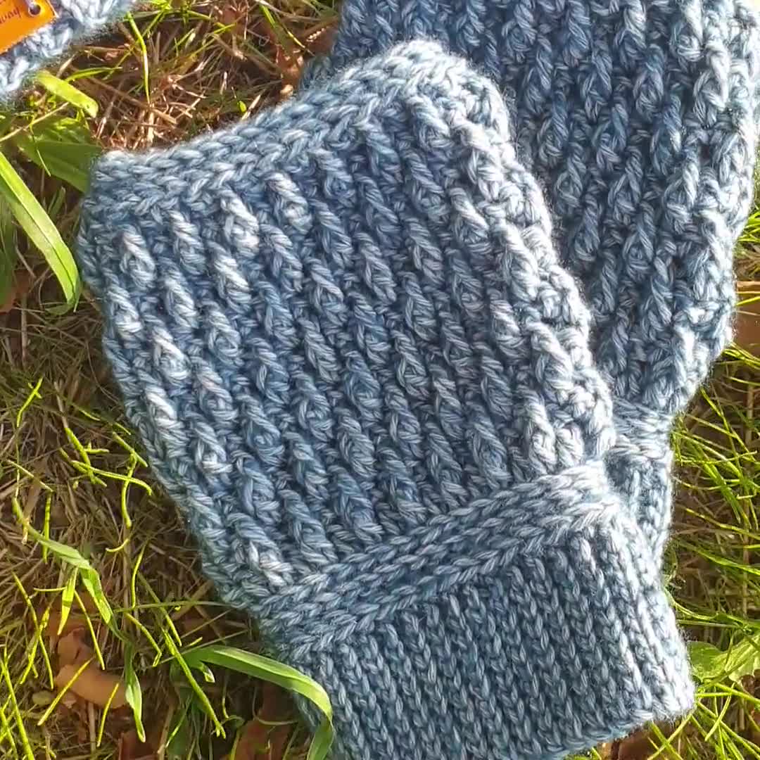 Ravelry: Chain Mail Gloves pattern by Teresa Seasons