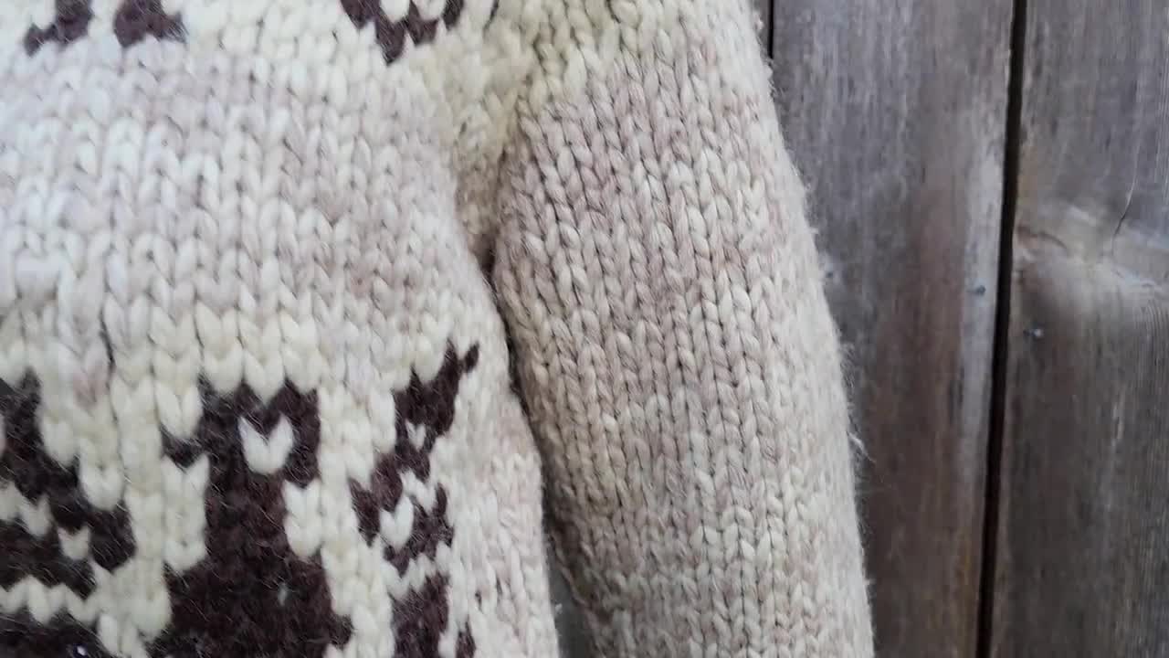 Vintage 80s Cowichan Indian Sweater Chunky Raw Wool Jacket