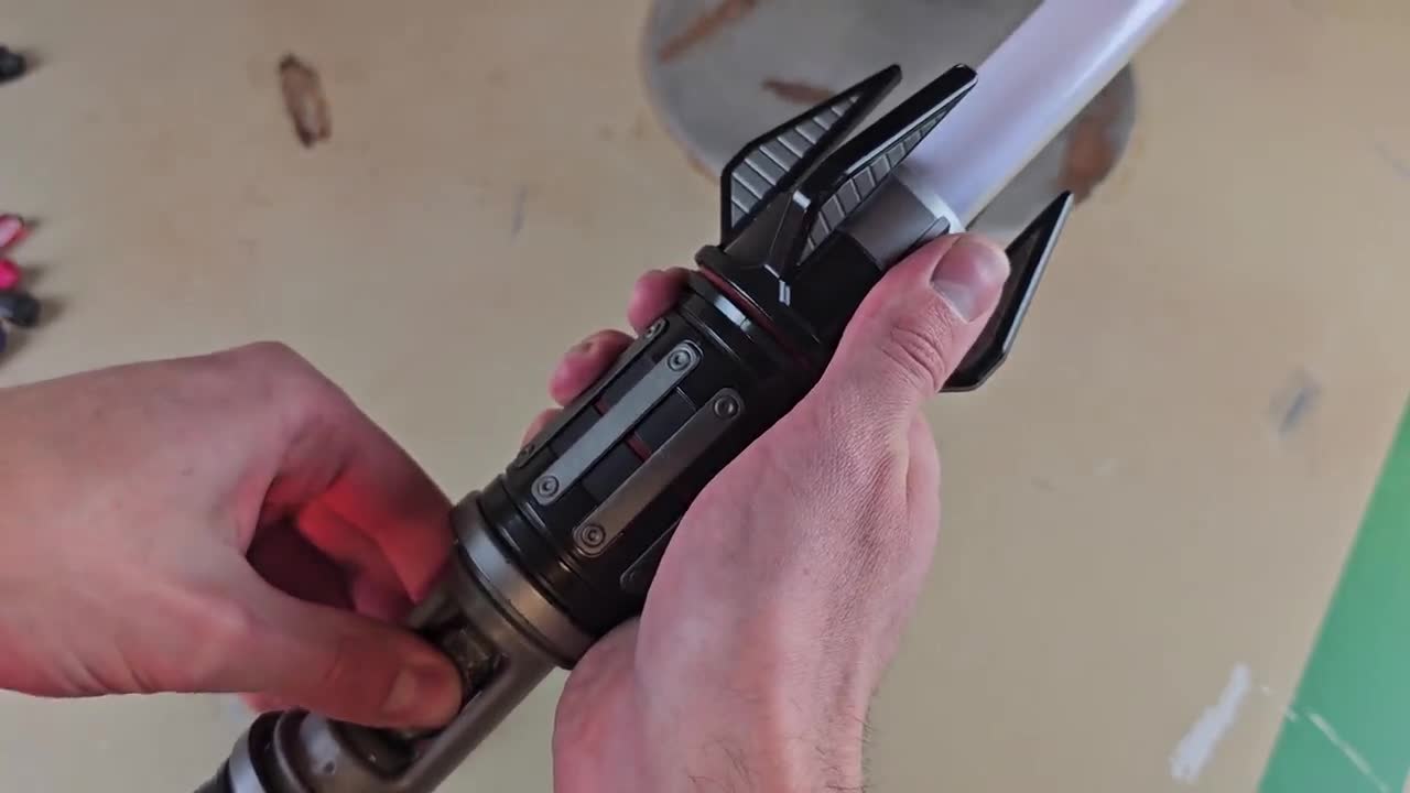 Kopfgeldjäger Kyber Kristall | Star Wars inspirierte benutzerdefinierte Savi's kompatibler Harz Kyber für Lichtschwertsammler video poster